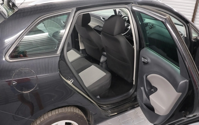 Seat Ibiza cena 25300 przebieg: 189000, rok produkcji 2015 z Zaklików małe 106
